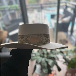 Elegant Cream Wide-Brim Hat